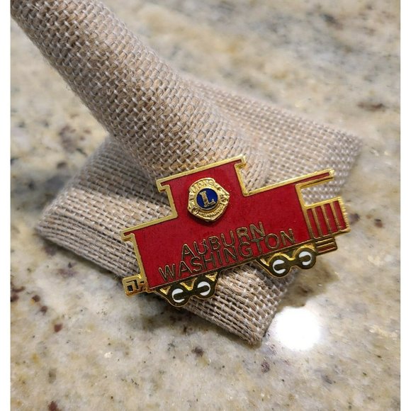 Vintage Lions Club Auburn Washington Red Train Caboose Lapel Hat Vest Pin - Picture 2 of 8
